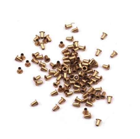  Kasa metallisia pieniä holkkeja 