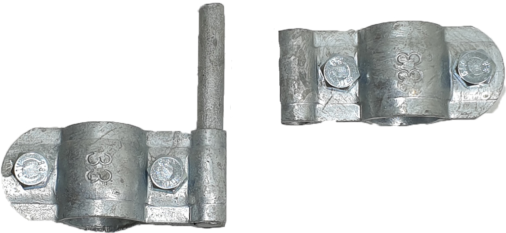  Kaksi metalliosaa, saranallinen putkikiinnike 