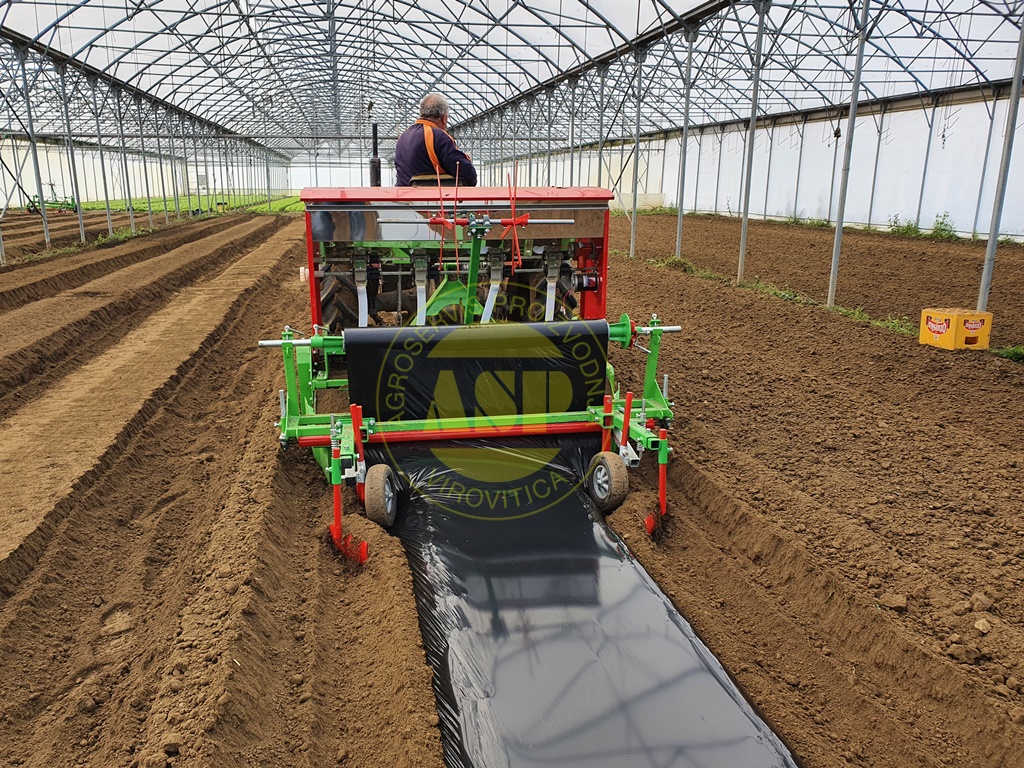  Muovinlevitin vantailla BEDDY penkintekokoneeseen 